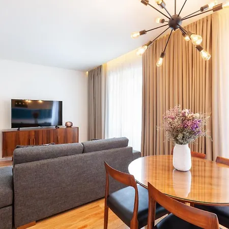 Apartment Avenida *